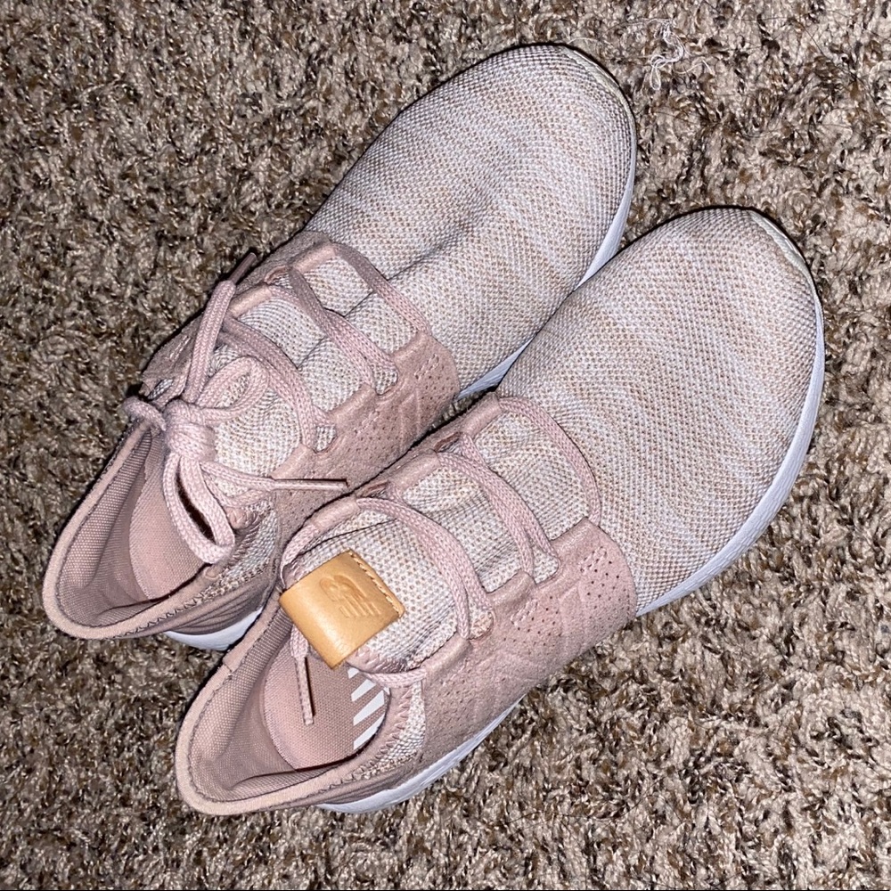 Women’s New Balance athletic shoes!!